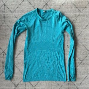 Blue heather size 6 lululemon swiftly tech long sleeve